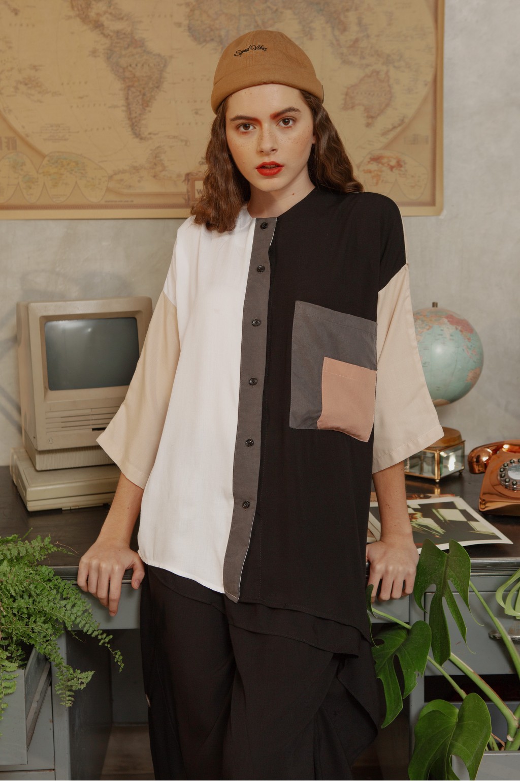 SARA TOP WHITE / BLACK